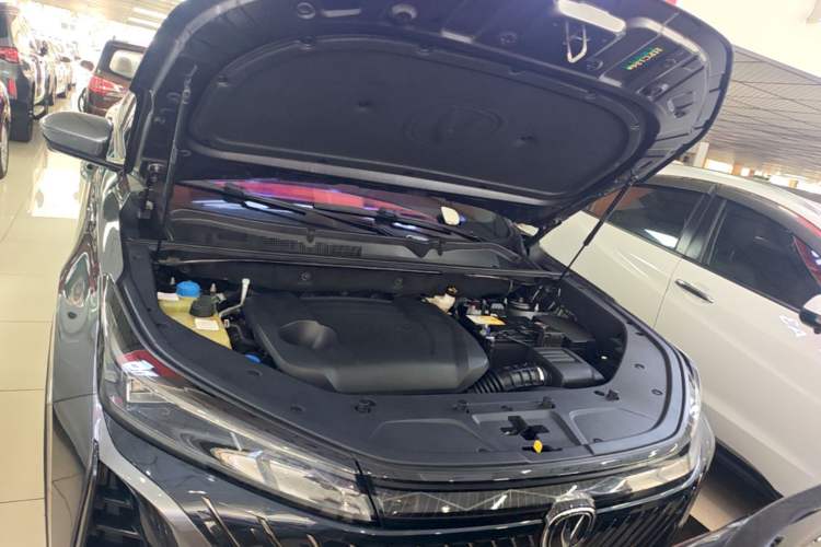Used CHANGAN CS75 PLUS 2022 2nd Generation 2.0T Automatic Navigation Version Engine Bay