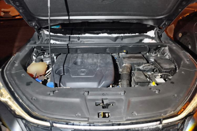 Used CHANGAN CS75 PLUS 2022 1.5T Automatic Luxury Model Engine Bay