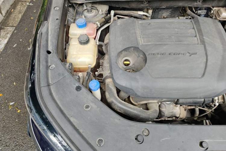 Used CHANGAN CS75 PLUS 2022 Second-Generation 2.0T Automatic Prestige Model Engine Bay Right