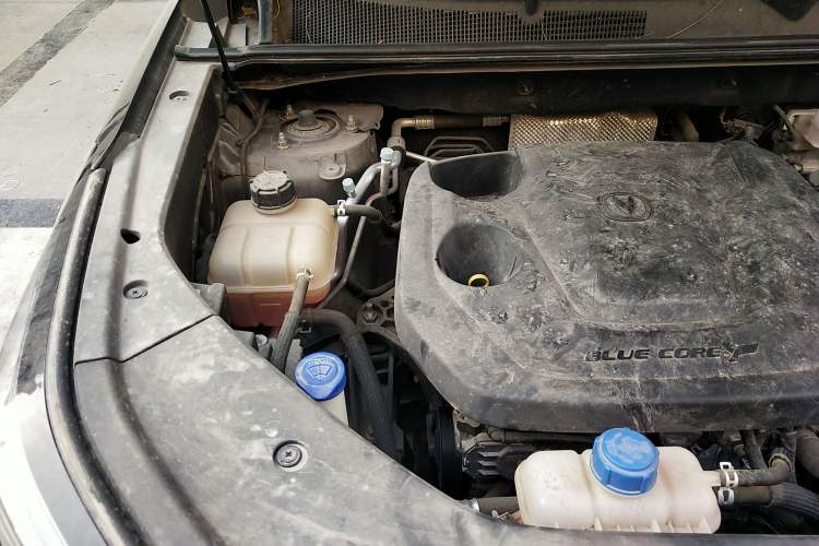 Used CHANGAN CS75 PLUS 2022 2nd Generation 1.5T Automatic Prestige Version Engine Bay Right