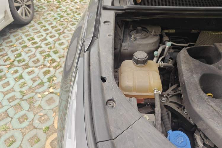 Used CHANGAN CS75 PLUS 2022 2nd Generation 1.5T Automatic Luxury Version Engine Bay Right