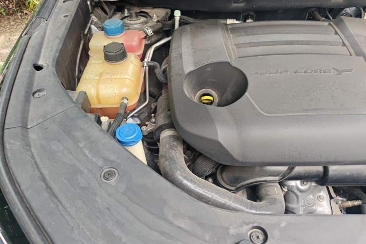 Used CHANGAN CS75 PLUS 2022 Second-Generation 2.0T Automatic Prestige Model Engine Bay Right