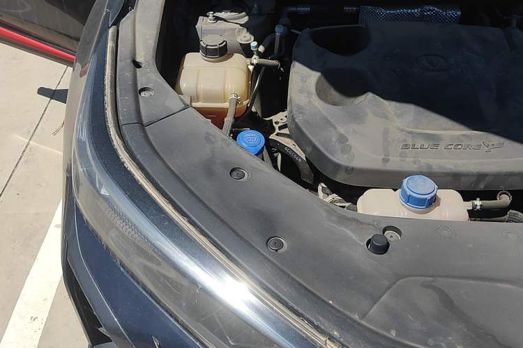 Used CHANGAN CS75 PLUS 2022 2nd Generation 1.5T Automatic Luxury Edition Engine Bay Right