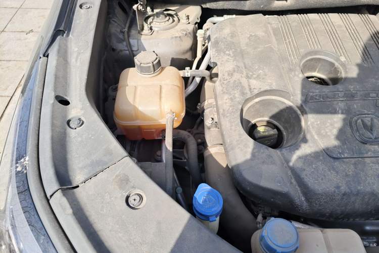 Used CHANGAN CS75 PLUS 2022 1.5T Automatic Luxury Model Engine Bay Right