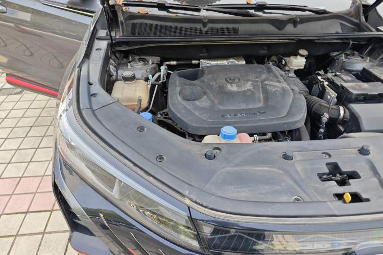 Used CHANGAN CS75 PLUS 2022 2nd Generation 1.5T Automatic Pilot Version Engine Bay Right