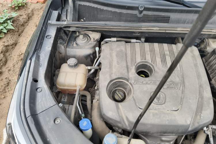 Used CHANGAN CS75 PLUS 2022 1.5T Automatic Luxury Model Engine Bay Right