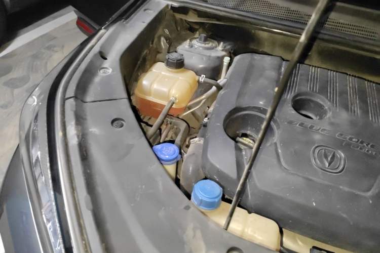 Used CHANGAN CS75 PLUS 2022 1.5T Automatic Luxury Model Engine Bay Right