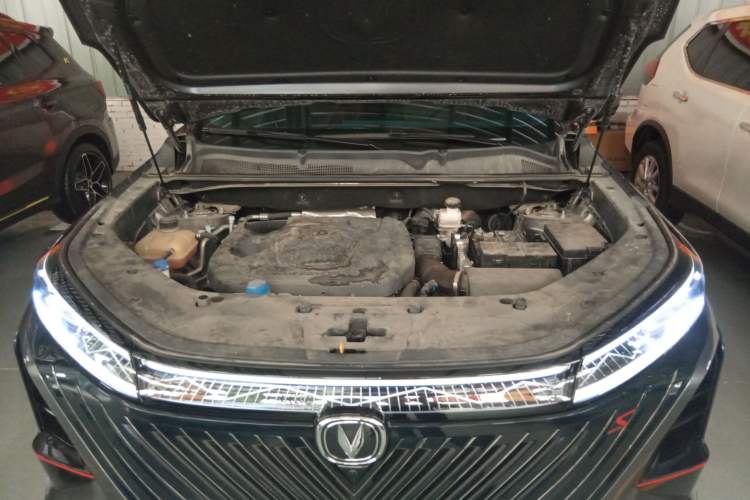 Used CHANGAN CS75 PLUS 2022 2nd Generation 1.5T Automatic Prestige Version Engine Bay
