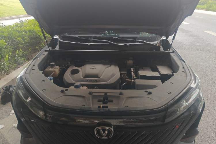 Used CHANGAN CS75 PLUS 2022 2nd Generation 1.5T Automatic Prestige Version Engine Bay