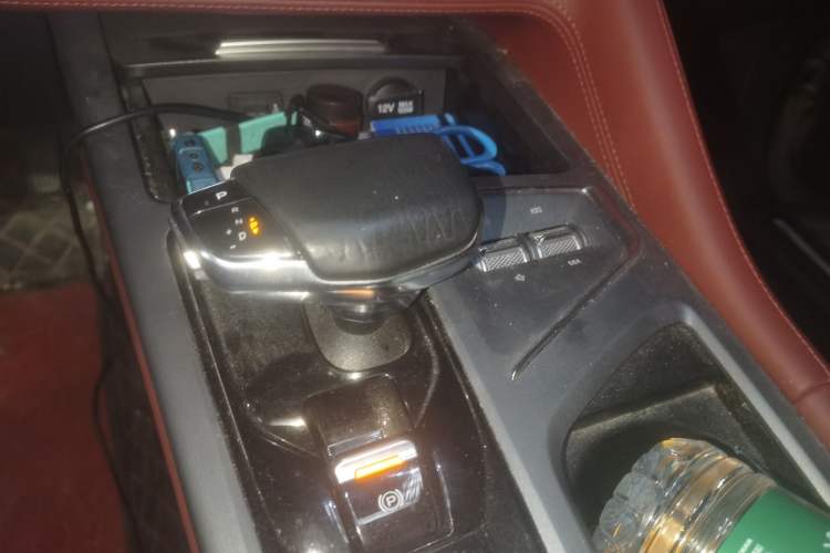 Used CHANGAN CS75 PLUS 2022 1.5T Automatic Luxury Model Gear Lever