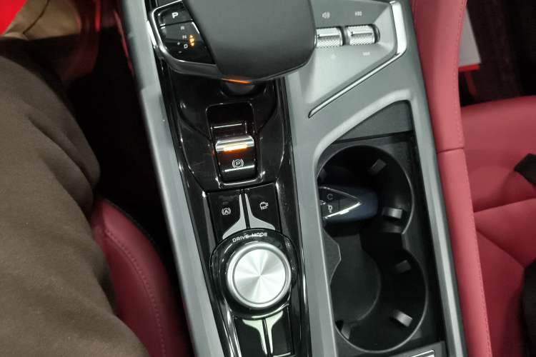 Used CHANGAN CS75 PLUS 2022 2.0T Automatic Pilot Version Gear Lever