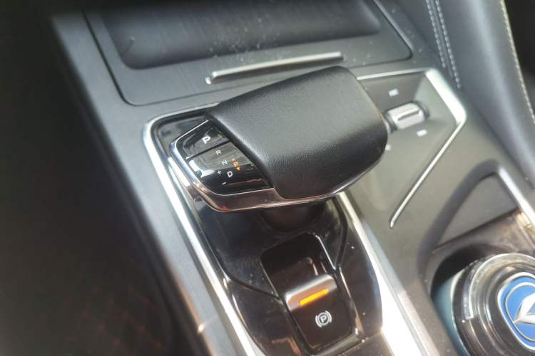 Used CHANGAN CS75 PLUS 2022 1.5T Automatic Luxury Model Gear Lever