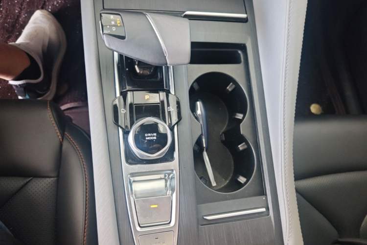 Used CHANGAN CS75 PLUS 2022 Second-Generation 2.0T Automatic Prestige Model Gear Lever