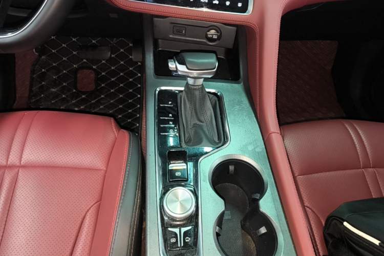 Used CHANGAN CS75 PLUS 2022 Classic Edition 1.5T Automatic Pioneer Model Gear Lever