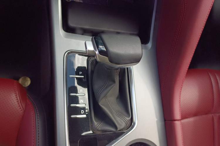 Used CHANGAN CS75 PLUS 2022 Classic Edition 1.5T Automatic Pioneer Model Gear Lever
