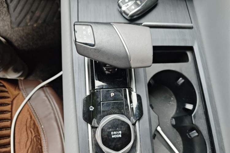 Used CHANGAN CS75 PLUS 2022 Second-Generation 2.0T Automatic Prestige Model Gear Lever