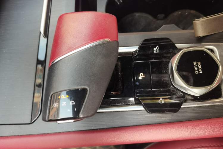Used CHANGAN CS75 PLUS 2022 Second-Generation 2.0T Automatic Prestige Model Gear Lever