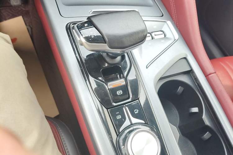 Used CHANGAN CS75 PLUS 2022 1.5T Automatic Luxury Model Gear Lever