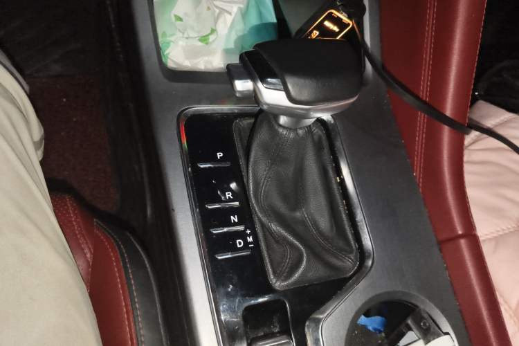 Used CHANGAN CS75 PLUS 2022 Classic Edition 1.5T Automatic Pioneer Model Gear Lever