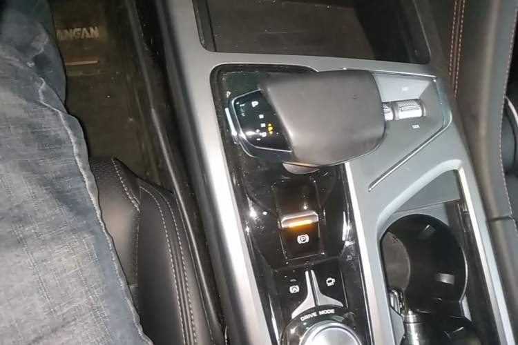 Used CHANGAN CS75 PLUS 2022 1.5T Automatic Prestige Model Gear Lever