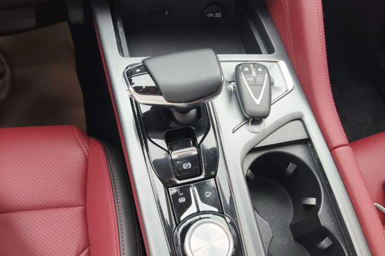 Used CHANGAN CS75 PLUS 2022 1.5T Automatic Luxury Model Gear Lever