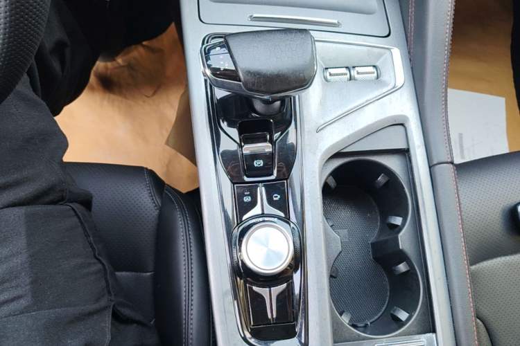 Used CHANGAN CS75 PLUS 2022 1.5T Automatic Luxury Model Gear Lever