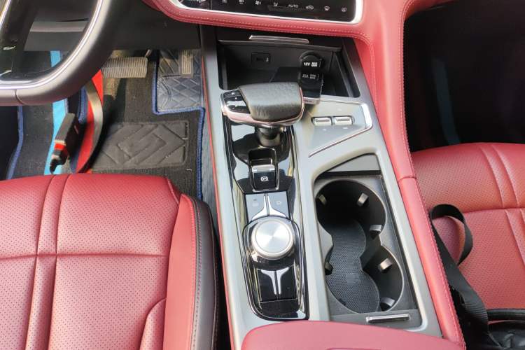 Used CHANGAN CS75 PLUS 2022 Classic Edition 1.5T Automatic Pioneer Model Gear Lever