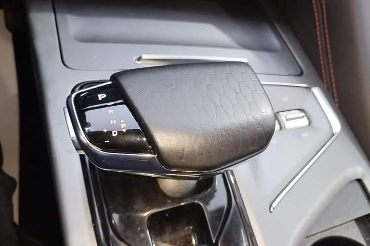 Used CHANGAN CS75 PLUS 2022 2.0T Automatic Pilot Version Gear Lever