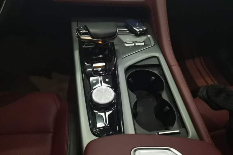 Used CHANGAN CS75 PLUS 2022 Classic Edition 1.5T Automatic Pioneer Model Gear Lever
