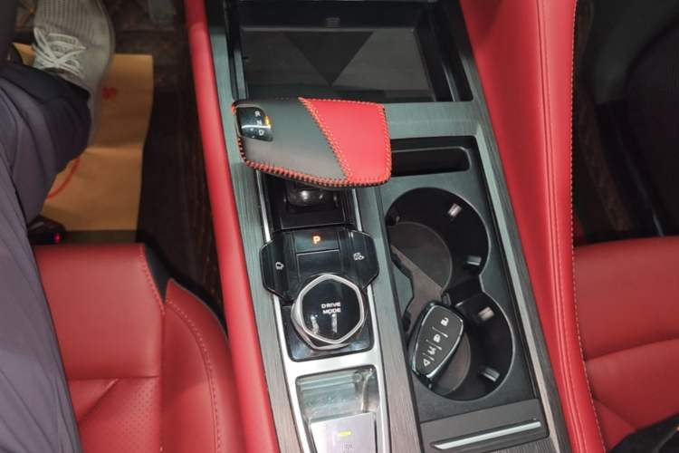 Used CHANGAN CS75 PLUS 2022 Second-Generation 2.0T Automatic Prestige Model Gear Lever