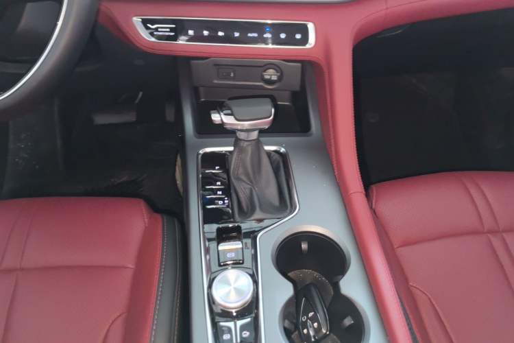Used CHANGAN CS75 PLUS 2022 Classic Edition 1.5T Automatic Pioneer Model Gear Lever