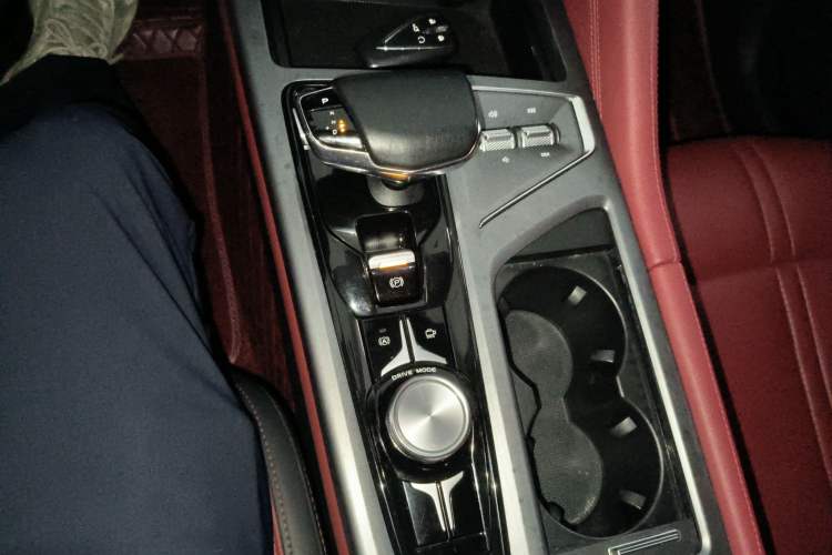 Used CHANGAN CS75 PLUS 2022 1.5T Automatic Luxury Model Gear Lever
