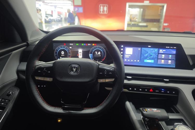 Used CHANGAN CS75 PLUS 2022 2nd Generation 1.5T Automatic Prestige Version Interior 2