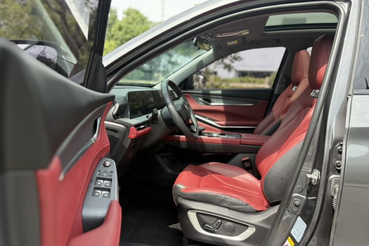 Used CHANGAN CS75 PLUS 2022 Second-Generation 2.0T Automatic Prestige Model Interior 2