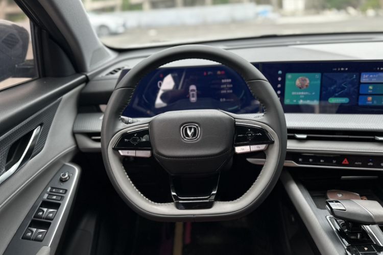 Used CHANGAN CS75 PLUS 2022 2nd Generation 1.5T Automatic Luxury Edition Interior 2