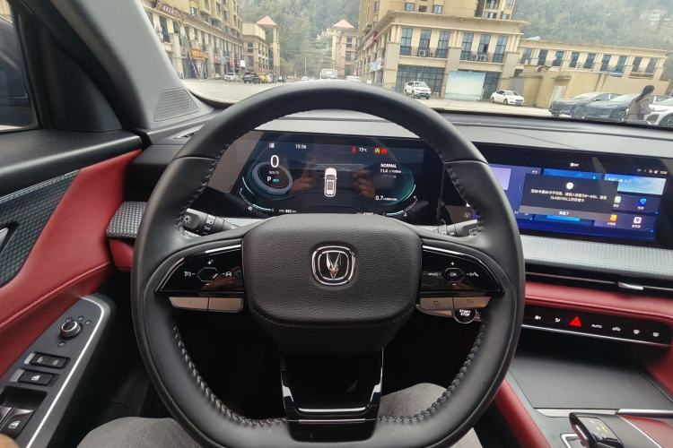 Used CHANGAN CS75 PLUS 2022 2nd Generation 1.5T Automatic Luxury Version Interior 2