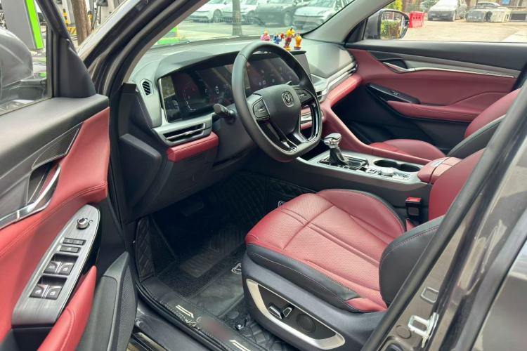 Used CHANGAN CS75 PLUS 2022 Classic Edition 1.5T Automatic Pioneer Model Interior 2
