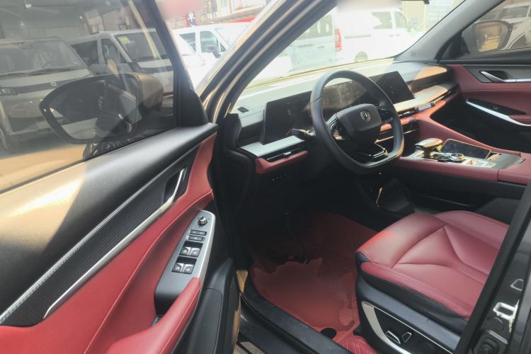 Used CHANGAN CS75 PLUS 2022 2nd Generation 1.5T Automatic Luxury Edition Interior 3