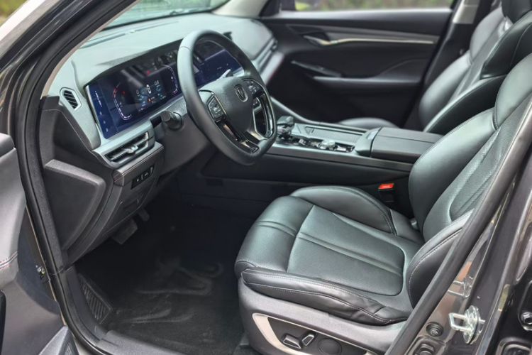 Used CHANGAN CS75 PLUS 2022 1.5T Automatic Prestige Model Interior 4