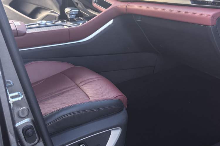Used CHANGAN CS75 PLUS 2022 1.5T Automatic Prestige Model Interior 4