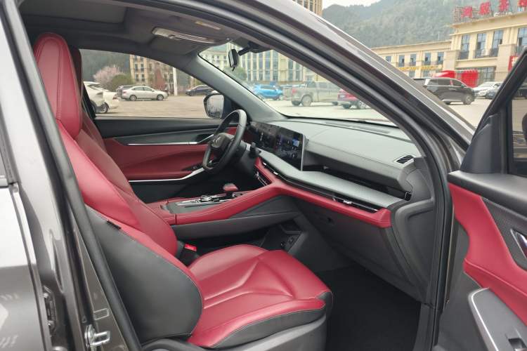 Used CHANGAN CS75 PLUS 2022 2nd Generation 1.5T Automatic Luxury Version Interior 8