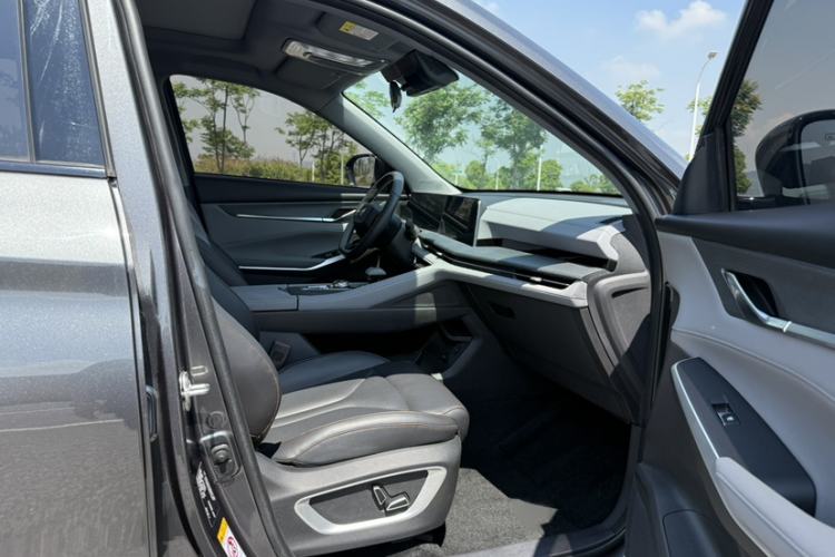 Used CHANGAN CS75 PLUS 2022 2nd Generation 1.5T Automatic Prestige Version Interior 9