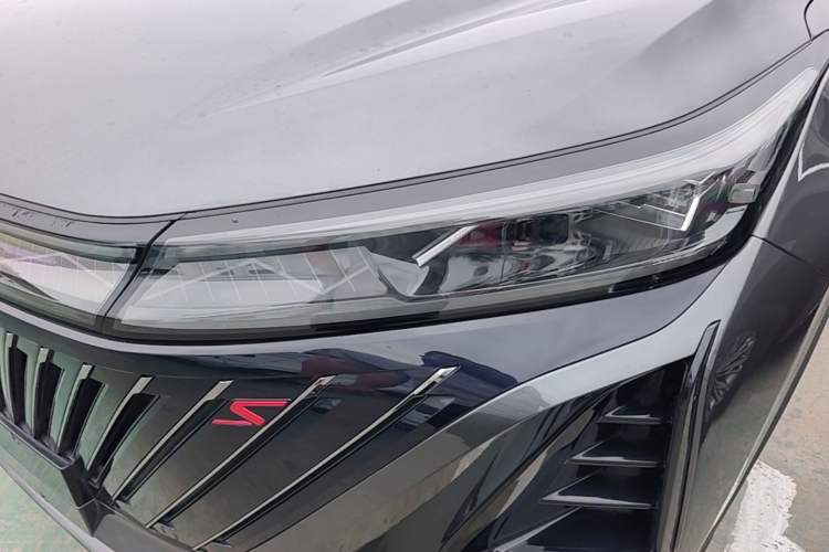 Used CHANGAN CS75 PLUS 2022 2nd Generation 1.5T Automatic Prestige Version Left Front Headlight