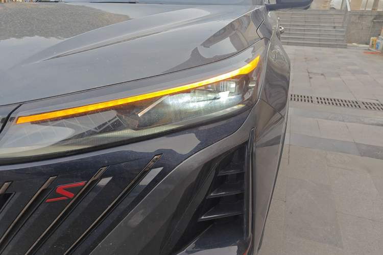 Used CHANGAN CS75 PLUS 2022 2nd Generation 1.5T Automatic Luxury Version Left Front Headlight
