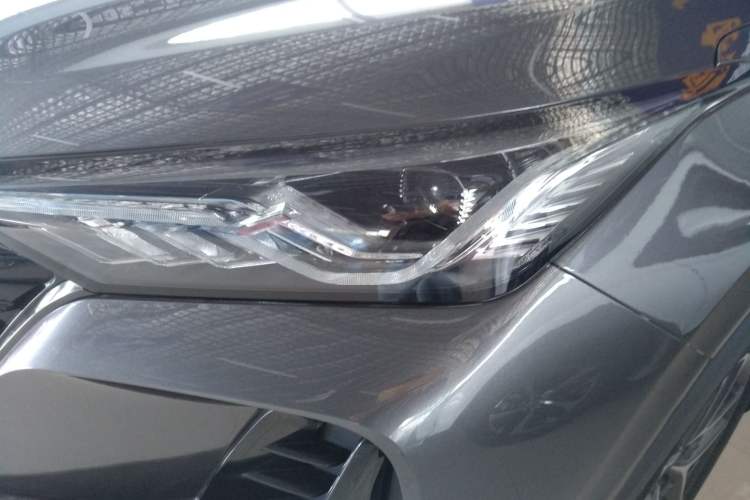 Used CHANGAN CS75 PLUS 2022 Classic Edition 1.5T Automatic Pioneer Model Left Front Headlight