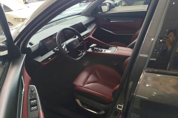 Used CHANGAN CS75 PLUS 2022 2nd Generation 1.5T Automatic Prestige Version Left Front Seat