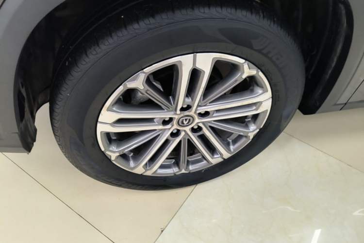 Used CHANGAN CS75 PLUS 2022 1.5T Automatic Luxury Model Left Front Wheel Hub