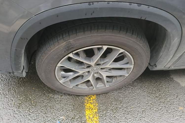 Used CHANGAN CS75 PLUS 2022 2nd Generation 1.5T Automatic Prestige Version Left Front Wheel Hub