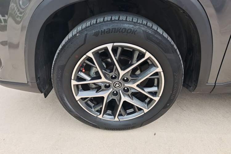 Used CHANGAN CS75 PLUS 2022 2nd Generation 1.5T Automatic Pilot Version Left Front Wheel Hub