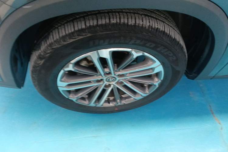Used CHANGAN CS75 PLUS 2022 1.5T Automatic Luxury Model Left Front Wheel Hub